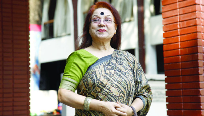 নাটকের সেট দেখে চোখে জল এলো