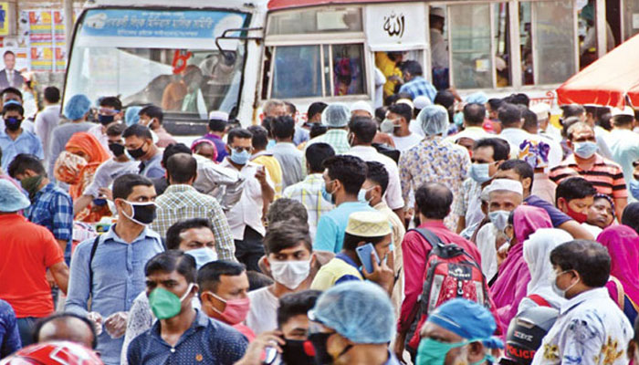 স্বাস্থ্যবিধির তোয়াক্কা নেই গণপরিবহনে
