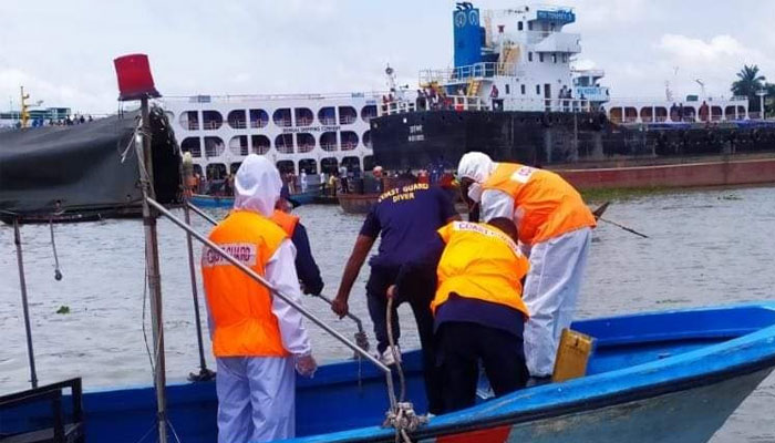 বিআইডব্লিউটির উদ্ধারকারী জাহাজ ঘটনাস্থলে আসেনি