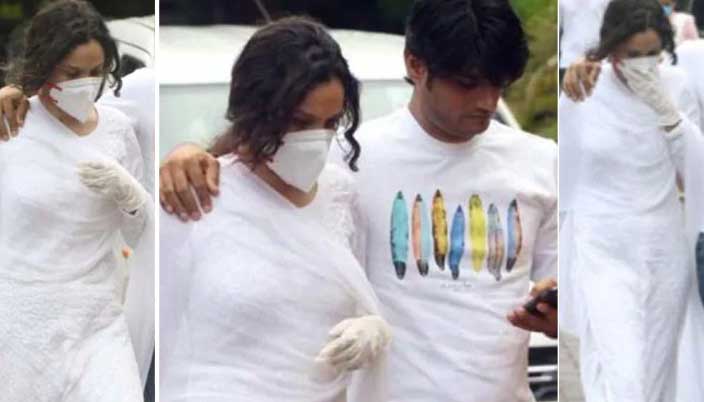 সুশান্তের বাড়িতে প্রাক্তন প্রেমিকা অঙ্কিতা