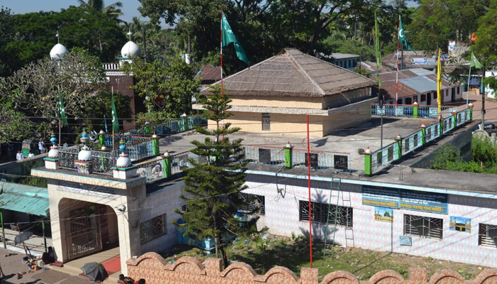 করোনায় সাতশ বছর পর ওরস স্থগিত