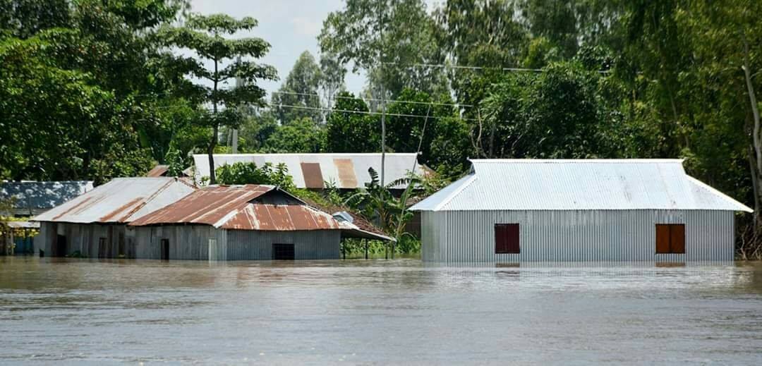 ভারী বর্ষণ ফের বাড়াবে বন্যার ভয়াবহতা