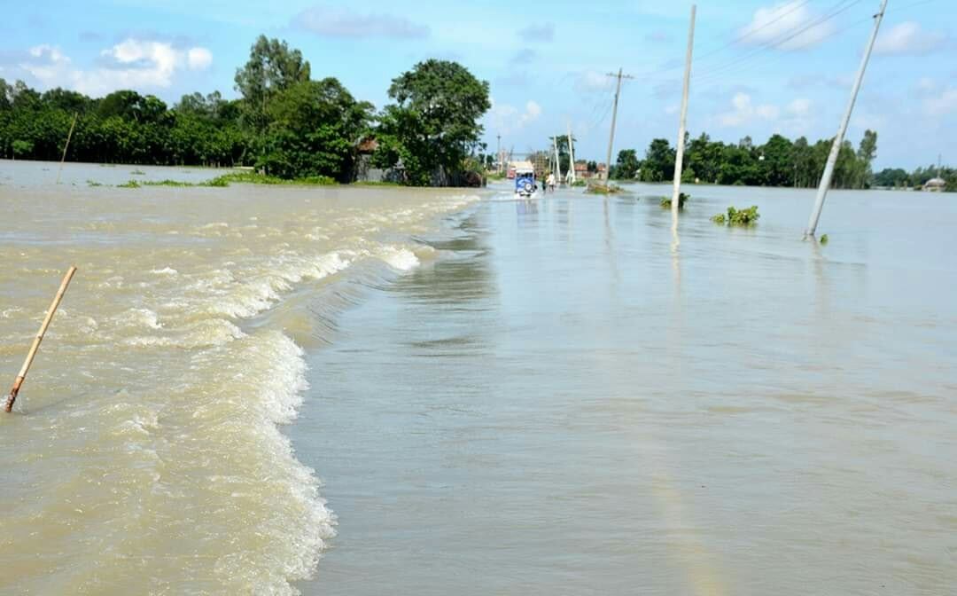 ভারী বর্ষণ ফের বাড়াবে বন্যার ভয়াবহতা