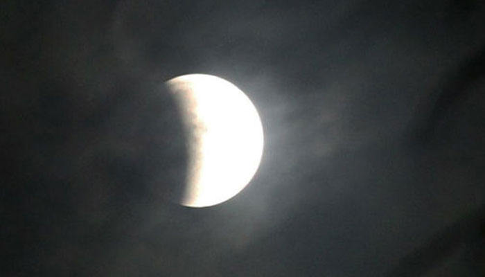 ৩ ঘণ্টাব্যাপী চন্দ্রগ্রহণ হবে আজ