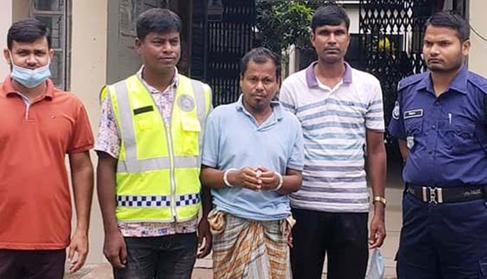 ছাত্রীকে ধর্ষণকারী সেই হাফেজ গ্রেপ্তার