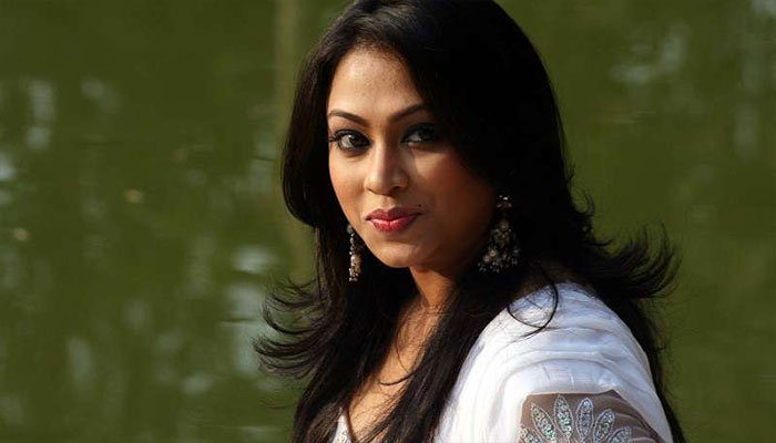 করোনায় আক্রান্ত ঘরবন্দী পপি