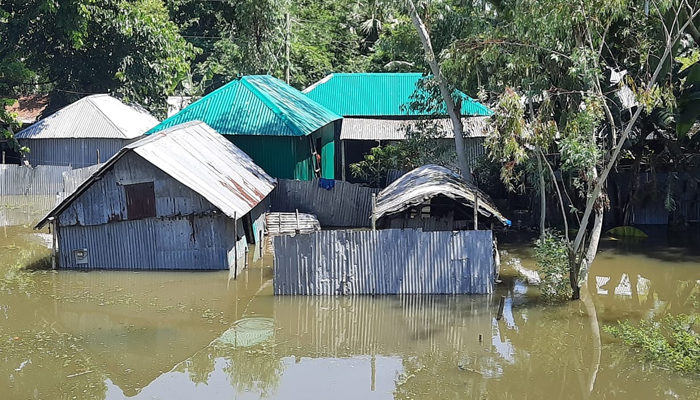 বগুড়ায় বন্যা পরিস্থিতির অবনতি, শিশুর মৃত্যু