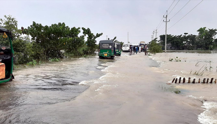 ফের বন্যার শঙ্কা, বিপৎসীমার উপরে সুরমা