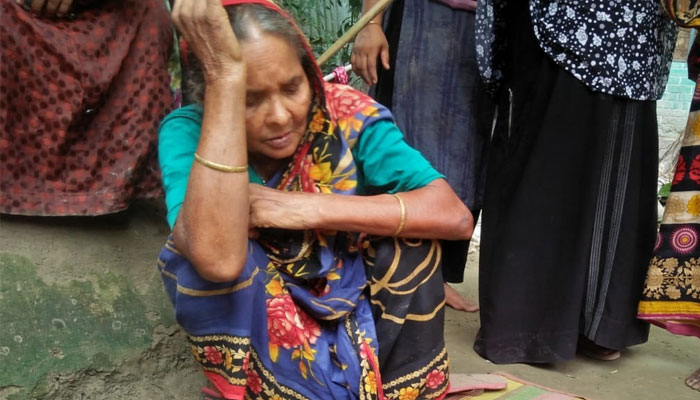 খুঁটির সাপোর্টিং তারে জড়িয়ে যুবকের মৃত্যু