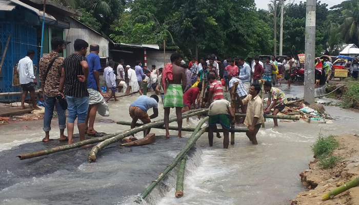শ্রীনগরে ৬০ গ্রাম প্লাবিত, পানিবন্দী ১০ হাজার পরিবার