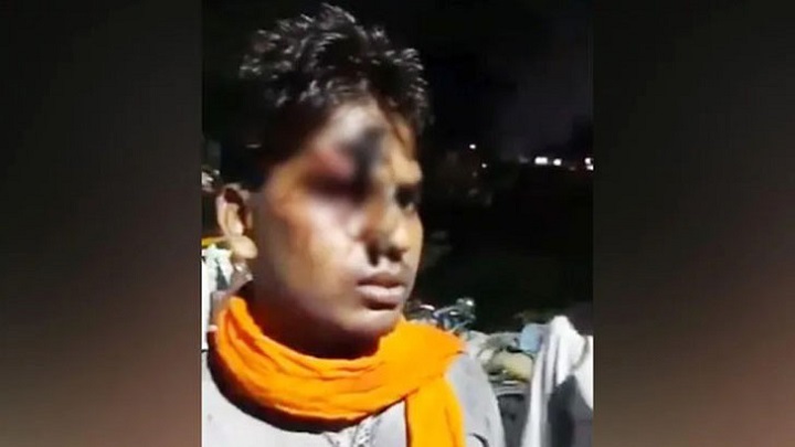 হেলমেট না পরায় বাইকের চাবি কপালে ঢুকাল পুলিশ