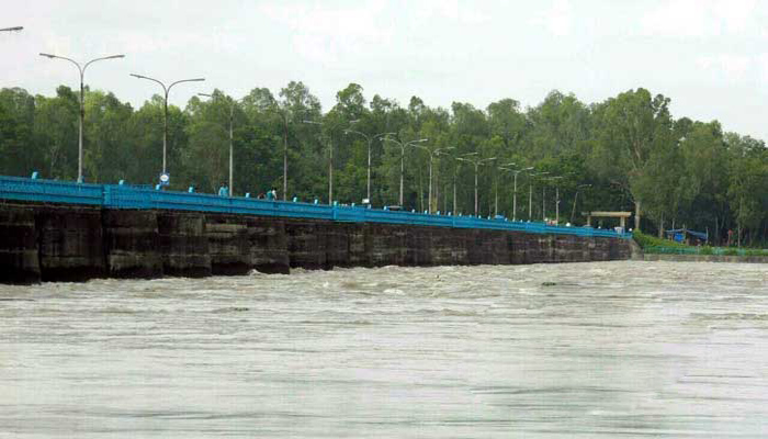 বিপদসীমার উপর দিয়ে প্রবাহিত তিস্তার পানি