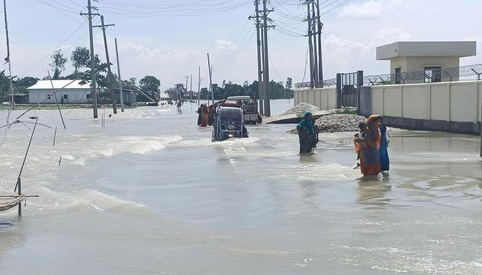ভারী বর্ষণ ফের বাড়াবে বন্যার ভয়াবহতা