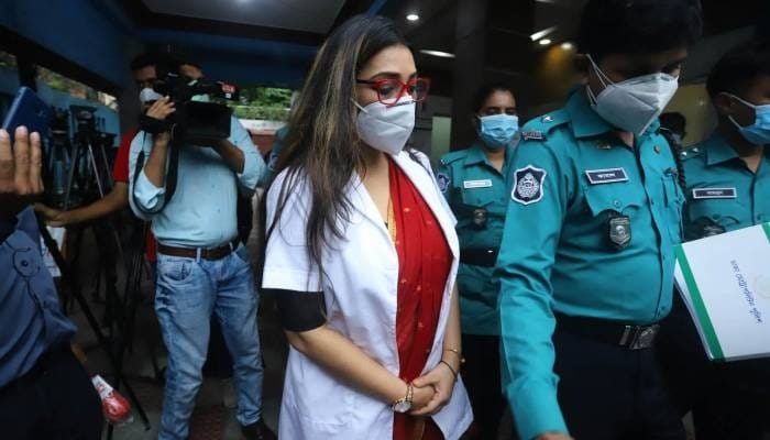 দাম্পত্যে ফাটল, চেয়ারম্যান পদ অস্বীকার