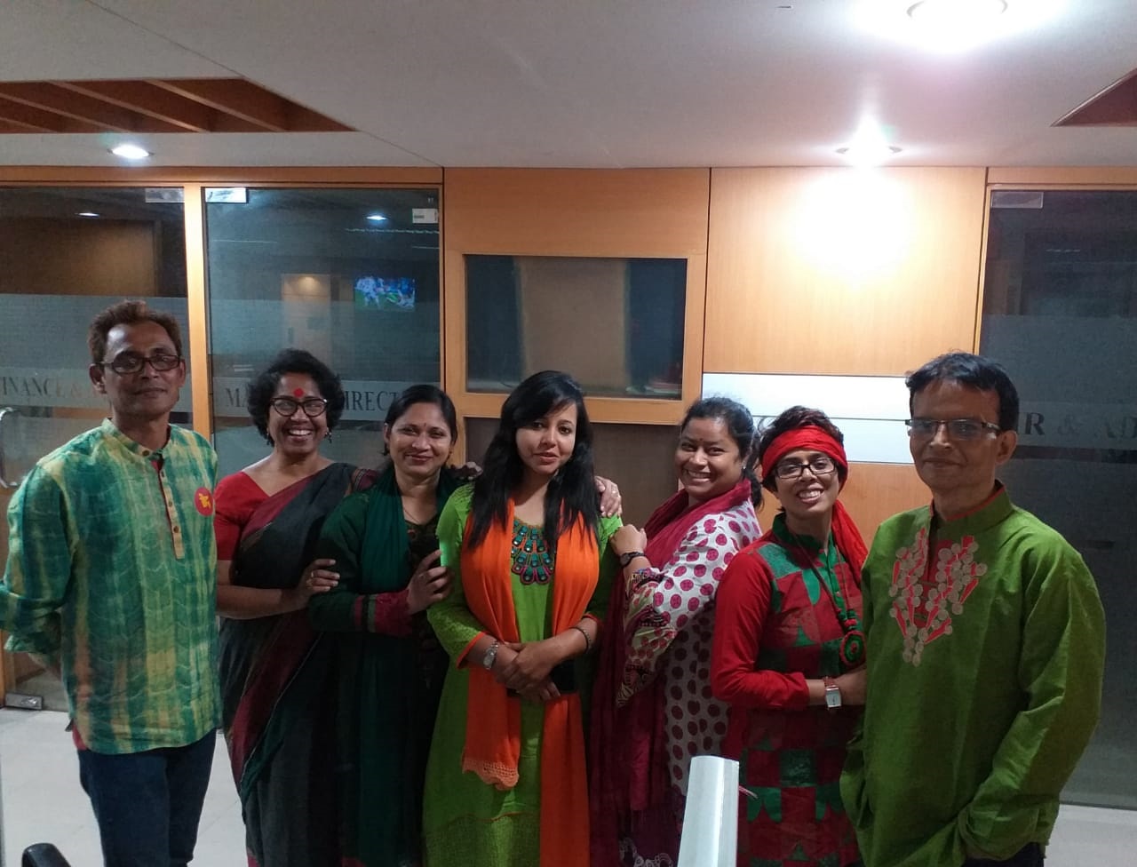 আকাশ বাড়িয়ে দাও