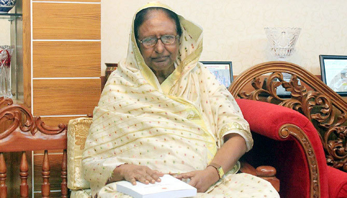 মায়ের কবরে শায়িত সাহারা খাতুন