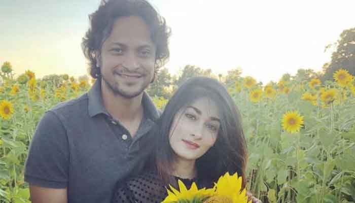 সাকিবের স্ত্রীর বিরক্ত কিছু ফেসবুক অ্যাডমিনদের ওপর