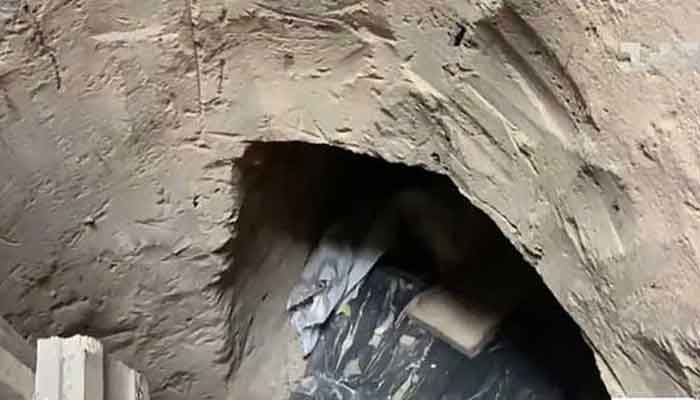 সন্তানকে কারামুক্ত করতে ৩৫ ফুট সুড়ঙ্গ খুঁড়লেন মা