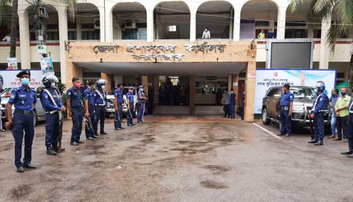 ওসি প্রদীপসহ কক্সবাজর আদালতে ৯ আসামি