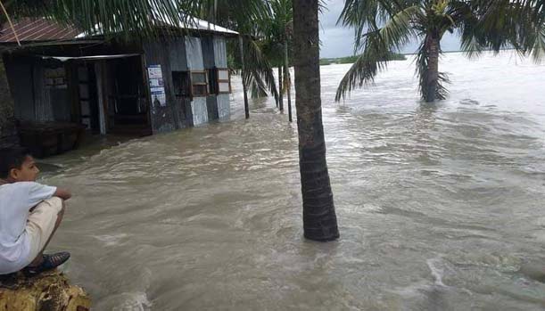 তীব্র জোয়ারে ভোলা প্লাবিত