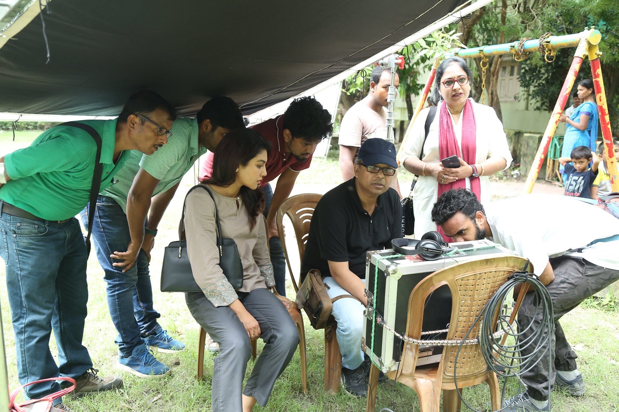 সোনার কণার মতো তা আমার মনে লেগে আছে