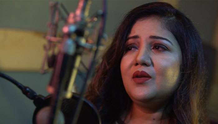 এন্ড্রু কিশোরের চার গানের ম্যাশআপে সাহিনা