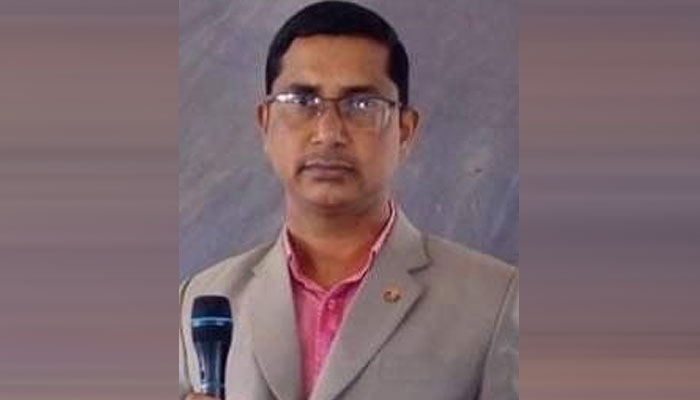বহিস্কৃত শিক্ষক বেতন পাওয়ায় প্রধান শিক্ষককে শোকজ