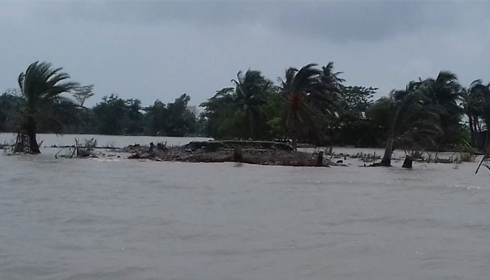 অঝোর বৃষ্টি, ডুবেছে ফসল, ঘরবন্দী জেলেরা