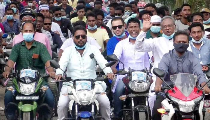 মনোনয়ন প্রত্যাশী হেলালের মটরসাইকেল শোডাউন