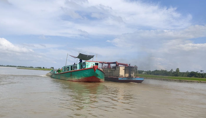 জনমনে প্রশ্ন, তহসিলদার সালাম নীরব কেন?