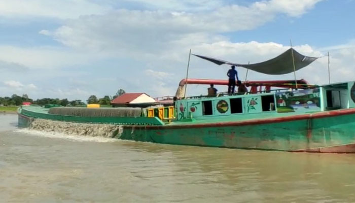 জনমনে প্রশ্ন, তহসিলদার সালাম নীরব কেন?