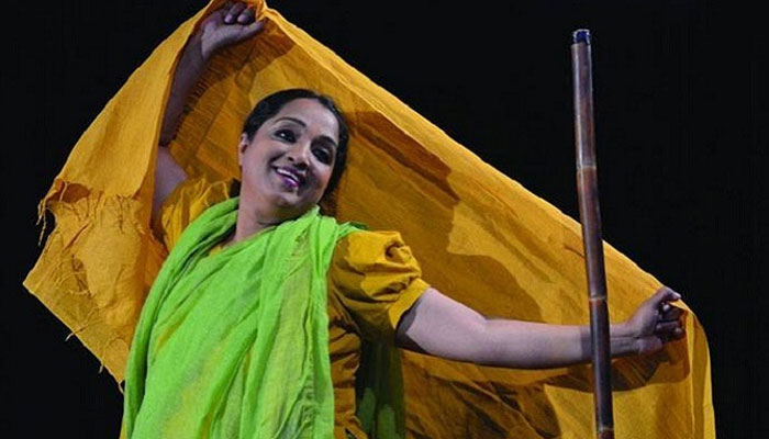 ‘লাল জমিন’ প্রদর্শনীর মধ্য দিয়ে জ্বলল মঞ্চের আলো