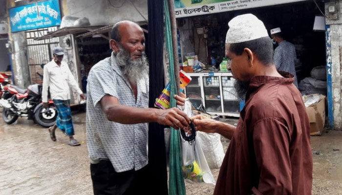 তাগি বিক্রি করে সংসার চালায় সুপ্তন কাজী