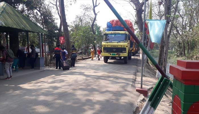 ৬ দিন পর আখাউড়া বন্দর চালু