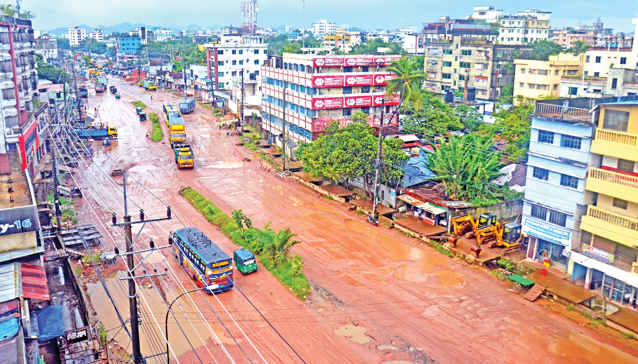 চট্টগ্রামের বেশিরভাগ সড়কেরই বেহাল দশা