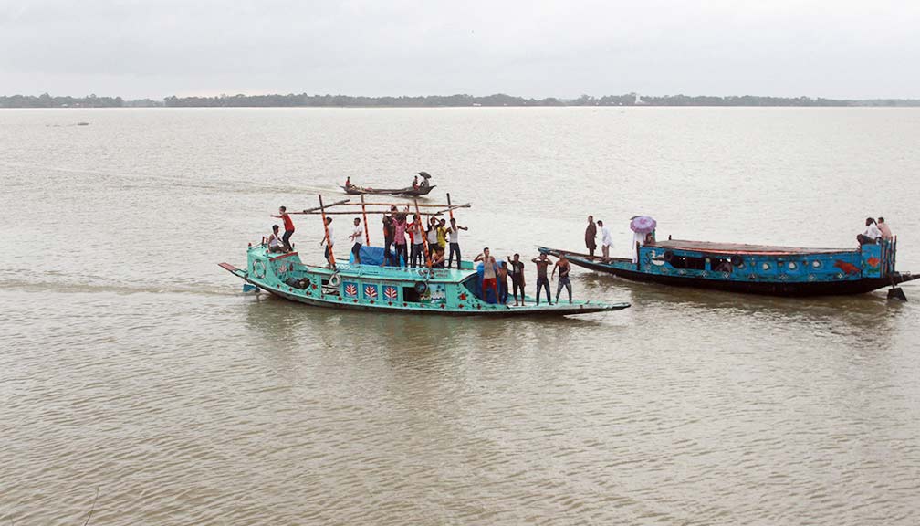হাওরে বেড়াতে গিয়ে মৃত্যু ১৭, নিখোঁজ ৪