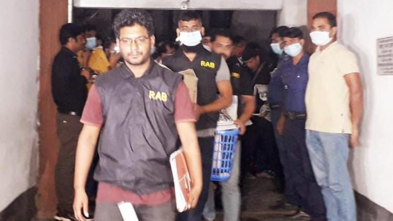 শিপ্রার ২৯ সামগ্রী র‌্যাবের কাছে হস্তান্তর