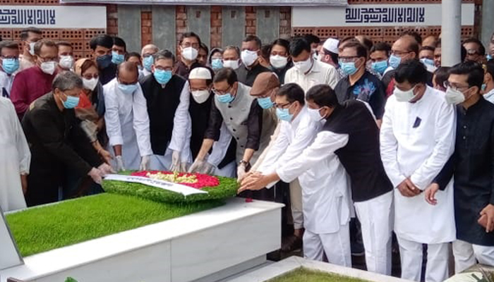 ১৫ আগস্ট আর ২১ আগস্ট একই সূত্রে গাঁথা