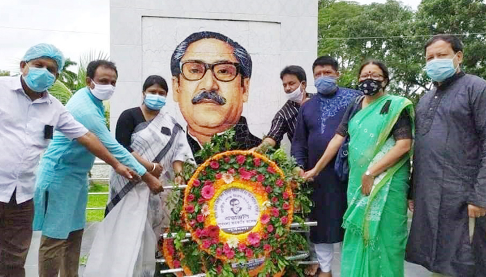 শ্রদ্ধায় স্মরণে সারাদেশে শোক দিবস পালন