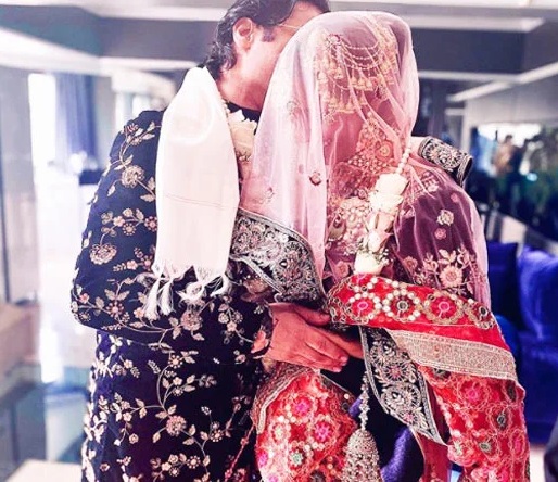 বিয়ে করলেন কোটি পুরুষ হৃদয়ে ঝড় তোলা পুনম