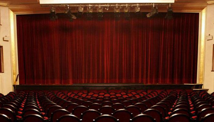 মঞ্চের দুয়ার খোলার অপেক্ষায় নাট্যকর্মীরা