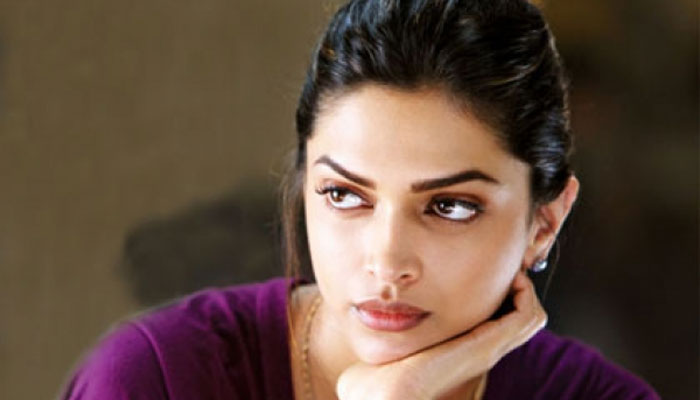 মাদককাণ্ডে এনসিবির তলবে দীপিকা