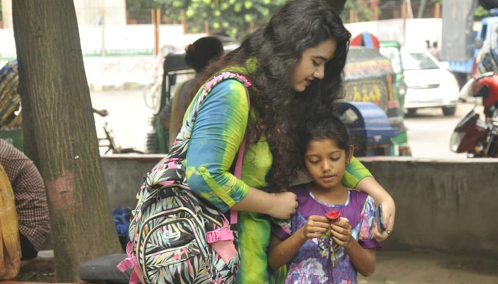 জিনিয়া ফিরে এল কর্মজীবনে