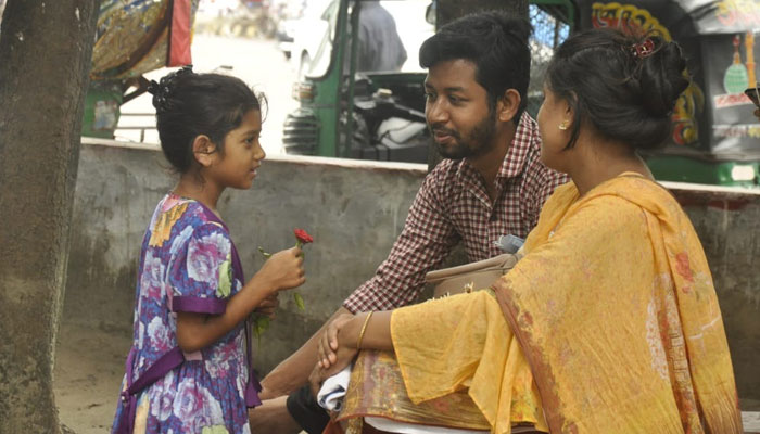 জিনিয়া ফিরে এল কর্মজীবনে
