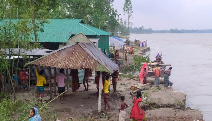 কুড়িগ্রামে বাড়ছে পানি, বিপদসীমার ওপরে ধরলা