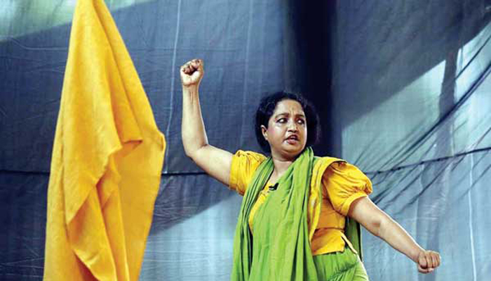 মঞ্চের দুয়ার খোলার অপেক্ষায় নাট্যকর্মীরা