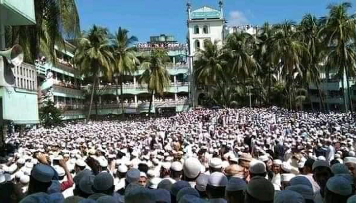 মাদ্রাসার কবরস্থানেই আহমদ শফীর দাফন