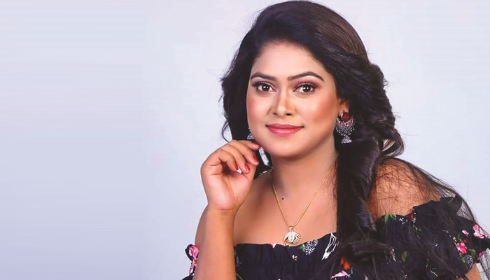 স্বপ্নের পথে সুবর্ণা