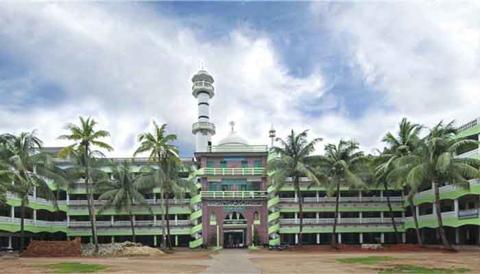 বাবুনগরীর দাপটে কোণঠাসা আহমেদ শফীর অনুসারীরা