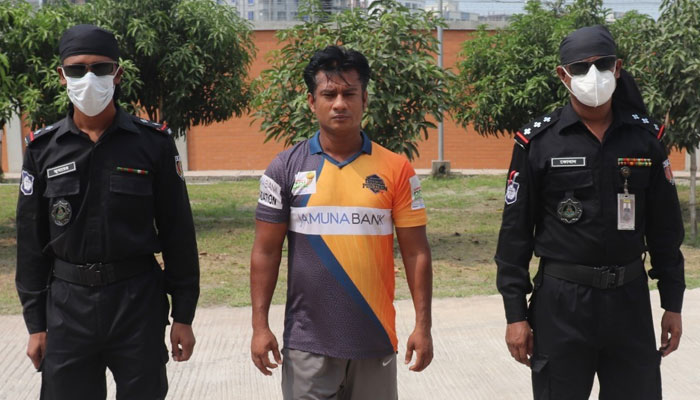 কাজ দেয়ার প্রলোভন দেখিয়ে গৃহপরিচারিকাকে ধর্ষণ